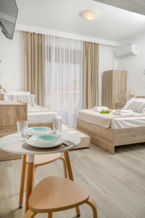 SAND rooms to let